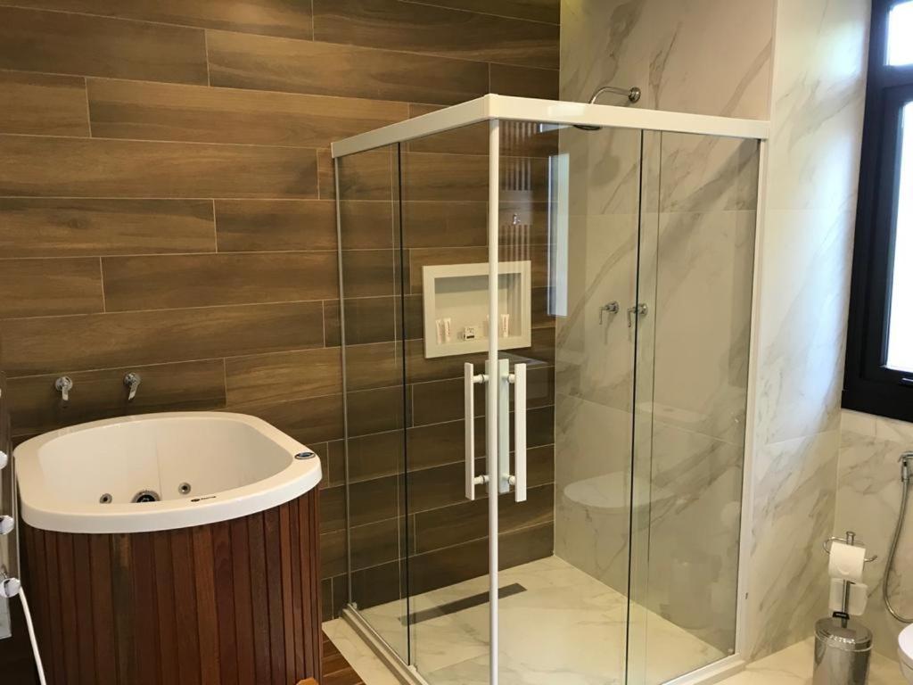 Austin Suites Грамаду Екстериор снимка