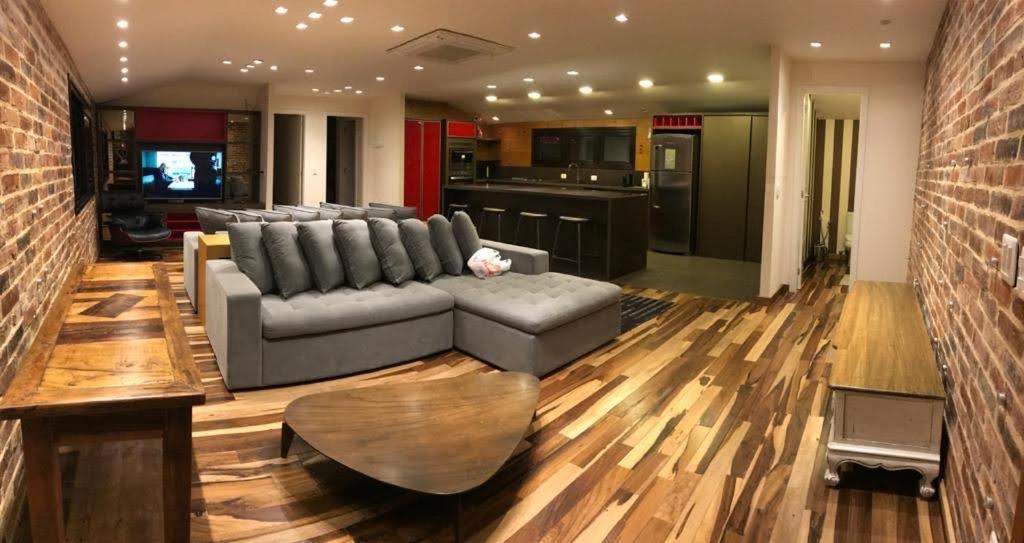 Austin Suites Грамаду Екстериор снимка